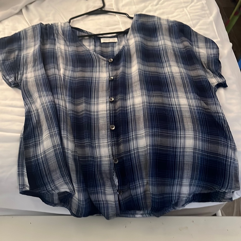 Maurices brand. Blue and white plaid tshirt.